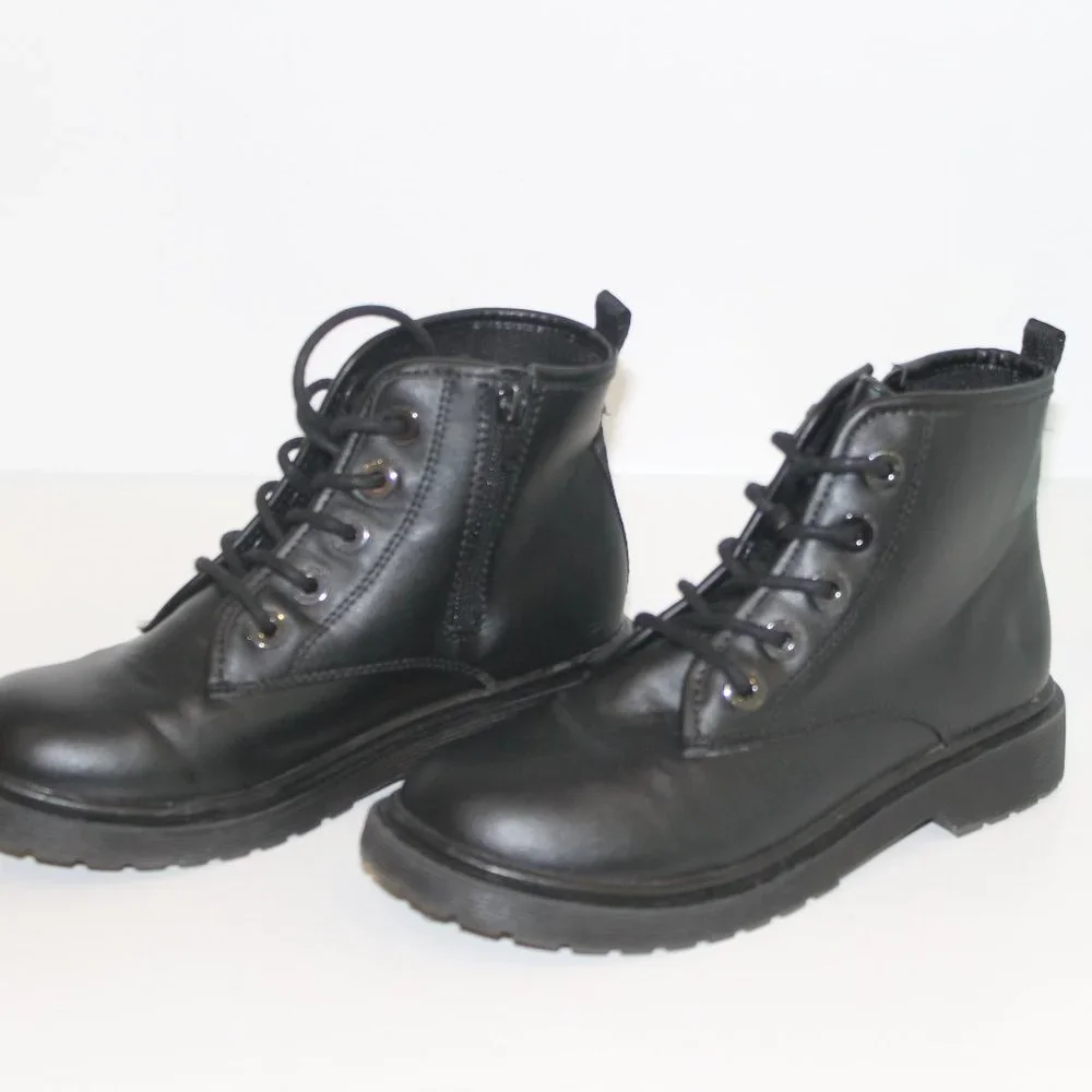 Steve Madden Combat Moto Black Zipped Boots Sz 4